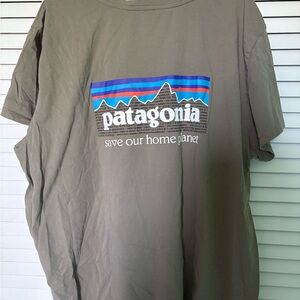 Patagonia Graphic T-Shirt in Olive Green. EUC. XXL.